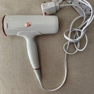 T3 Cura Hair Dryer